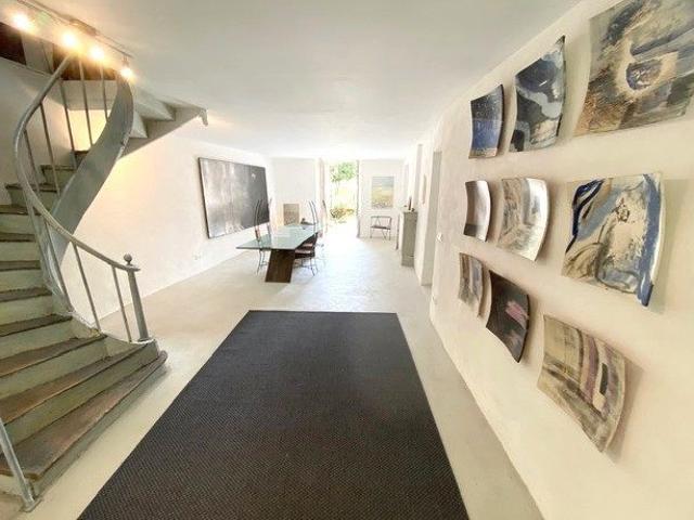 Maison 8 pièces 300 m²