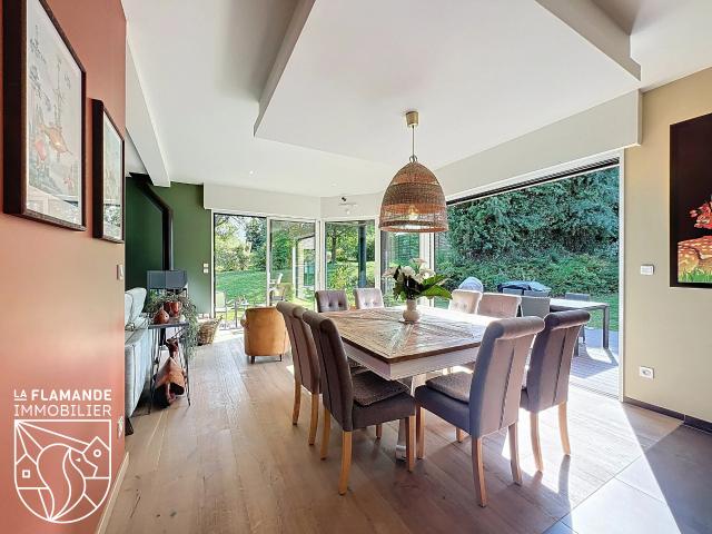 Maison 8 pièces 300 m²