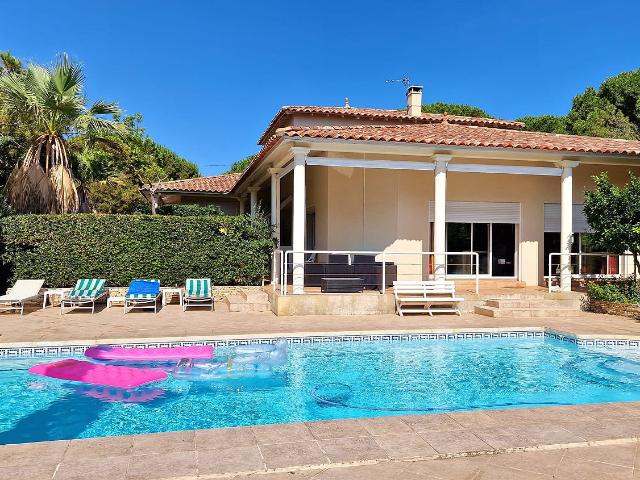 Maison 8 pièces 300 m²