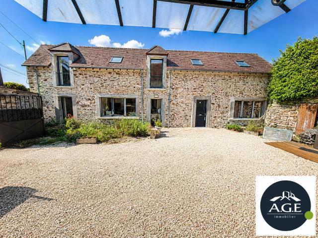 Maison 8 pièces 300 m²