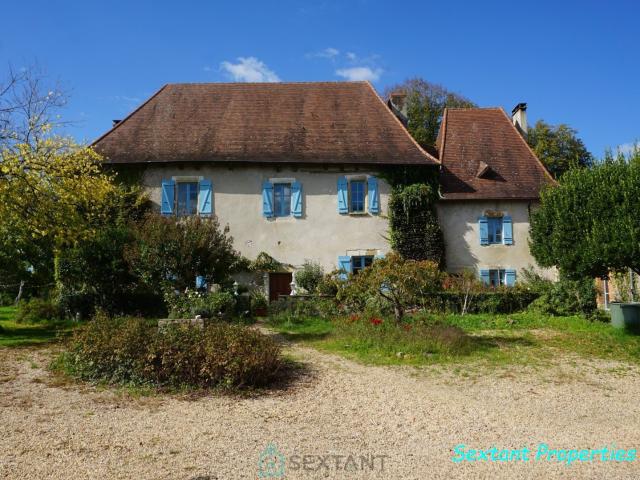 Maison 8 pièces 300 m²