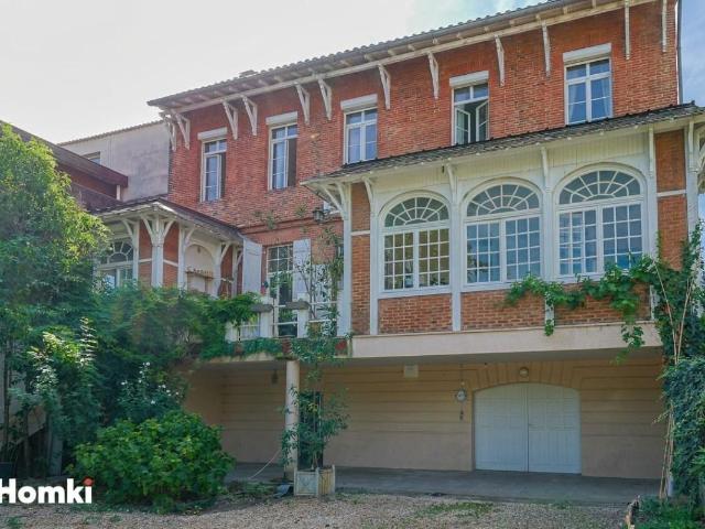 Maison 8 pièces 300 m²