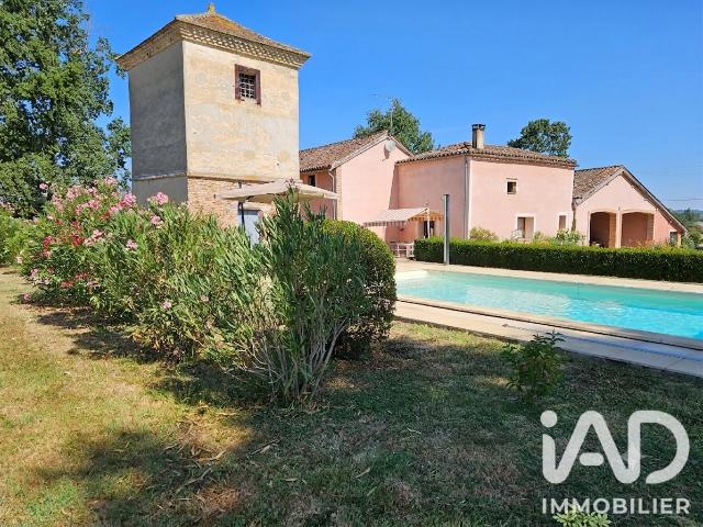 Maison 8 pièces 300 m²