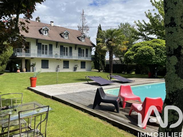 Maison 8 pièces 300 m²