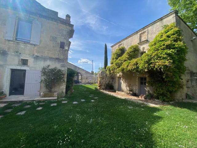Maison 8 pièces 260 m²