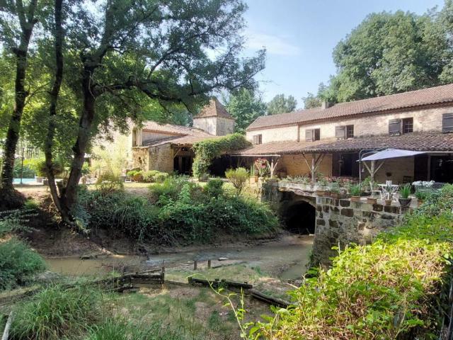 Maison 8 pièces 400 m²