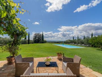 Maison 8 pièces 300 m²