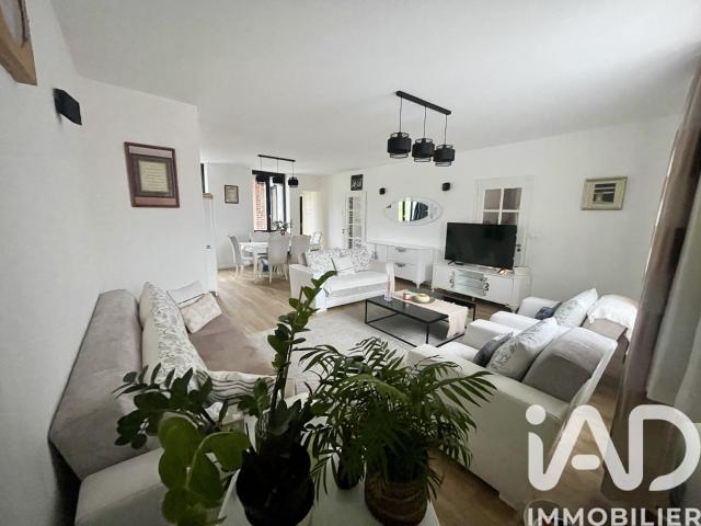 Maison 8 pièces 300 m²