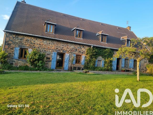 Maison 8 pièces 300 m²