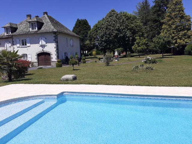 Maison 8 pièces 300 m²