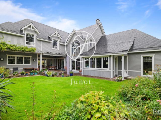 Maison 8 pièces 300 m²