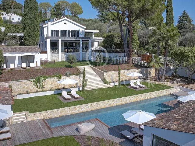 Maison 8 pièces 300 m²