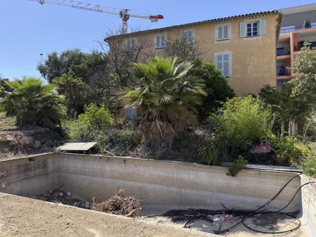 Maison 8 pièces 300 m²