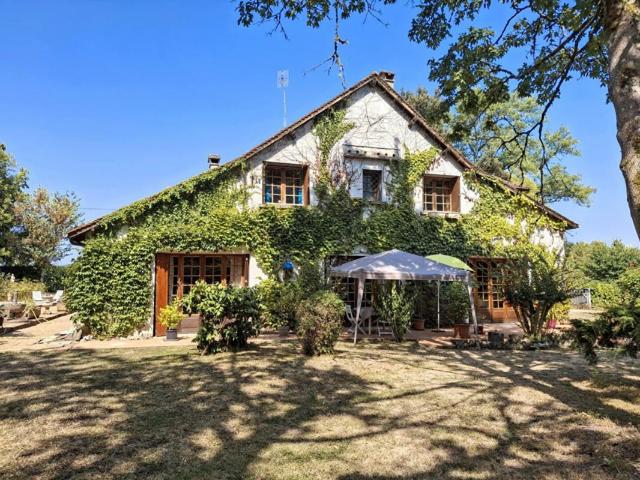 Maison 8 pièces 300 m²