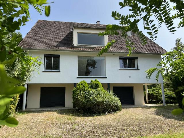 Maison 8 pièces 300 m²