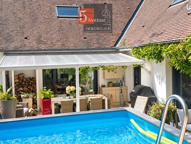 Maison 8 pièces 300 m²
