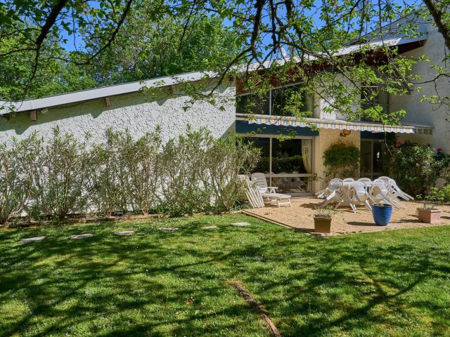 Maison 8 pièces 301 m²