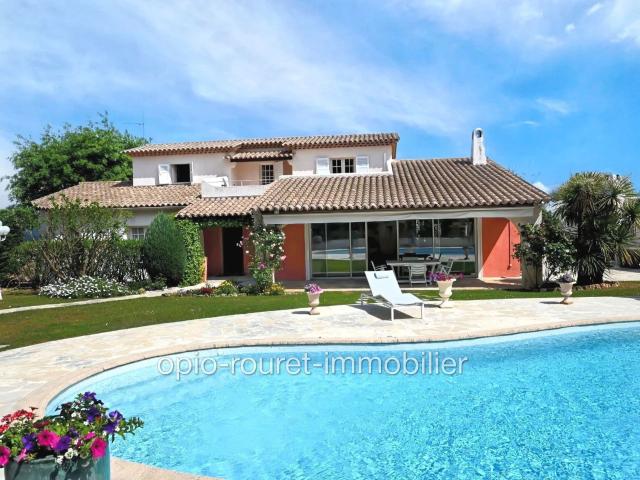 Maison 8 pièces 301 m²