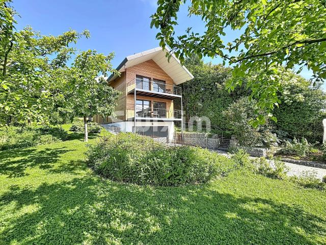Maison 8 pièces 302 m²