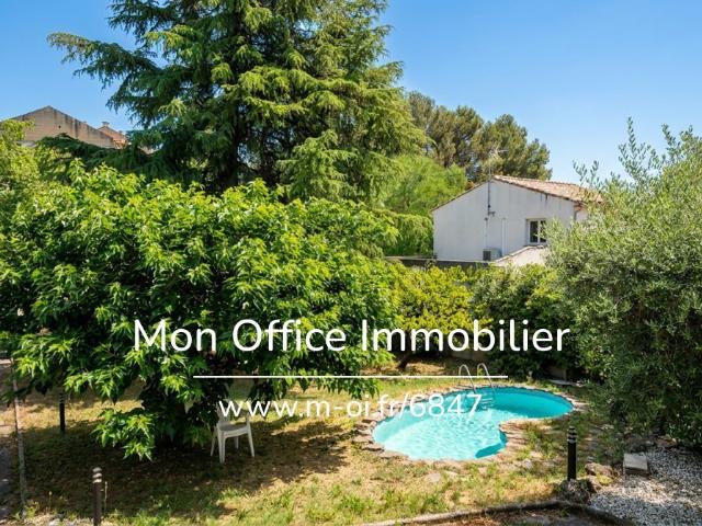 Maison 8 pièces 302 m²