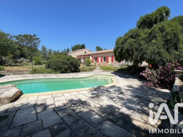 Maison 8 pièces 303 m²
