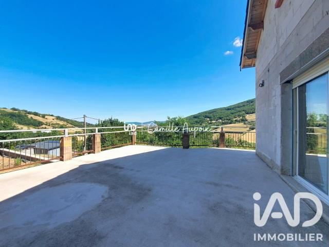 Maison 8 pièces 303 m²