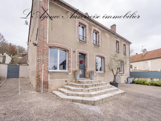 Maison 8 pièces 314 m²
