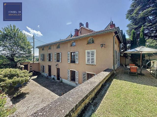 Maison 8 pièces 314 m²