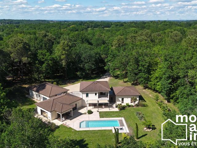 Maison 8 pièces 315 m²
