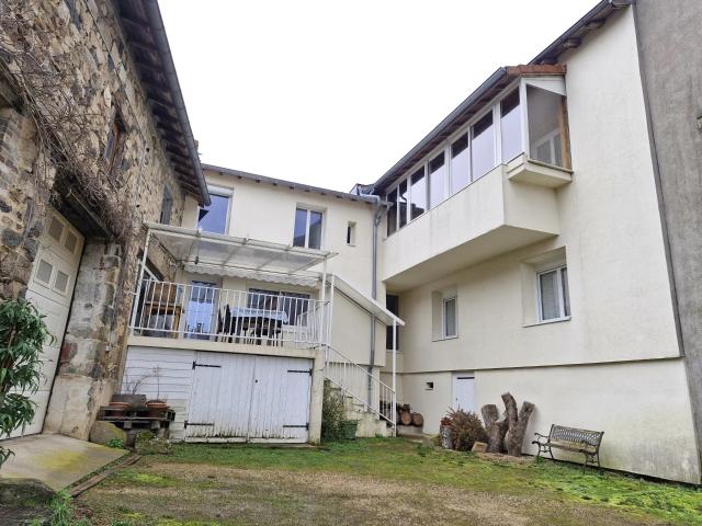 Maison 8 pièces 315 m²