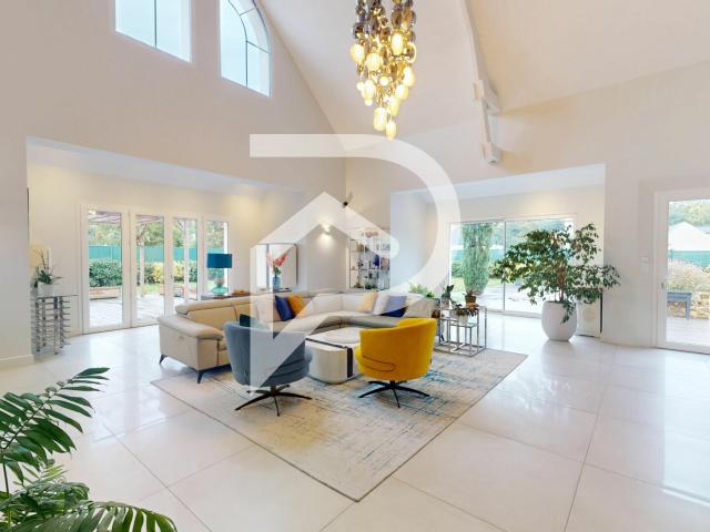 Maison 8 pièces 270 m²