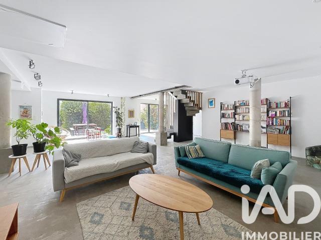 Maison 8 pièces 315 m²