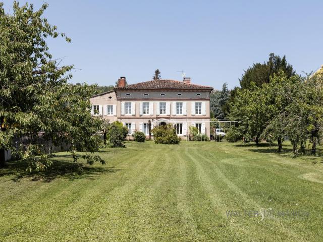 Maison 8 pièces 315 m²
