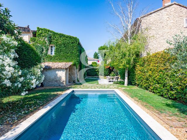 Maison 8 pièces 316 m²