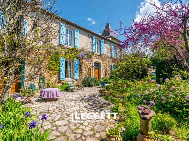 Maison 8 pièces 316 m²