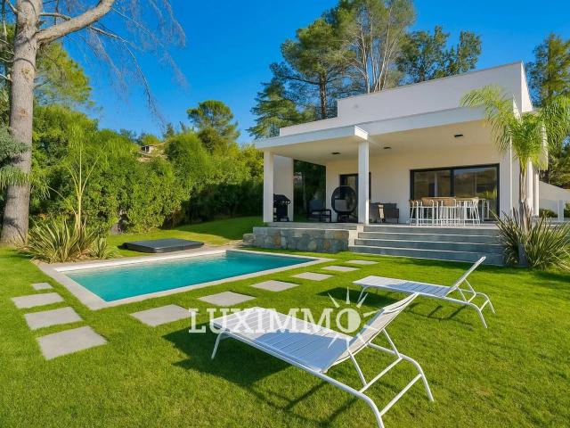 Maison 8 pièces 318 m²