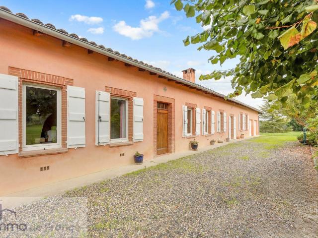 Maison 8 pièces 310 m²
