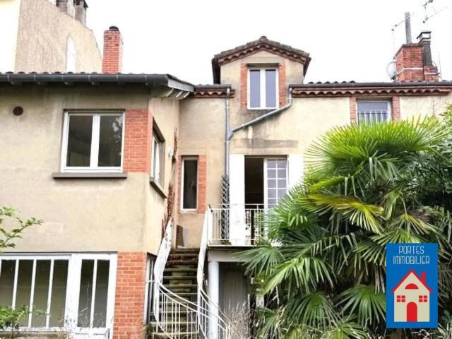Maison 8 pièces 310 m²