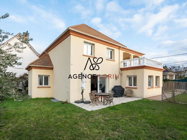 Maison 8 pièces 310 m²