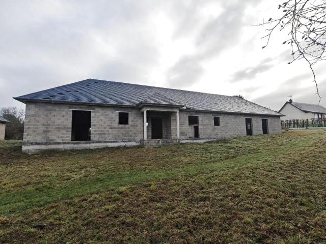 Maison 8 pièces 311 m²