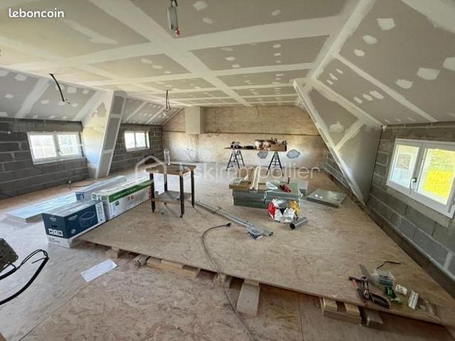 Maison 8 pièces 312 m²