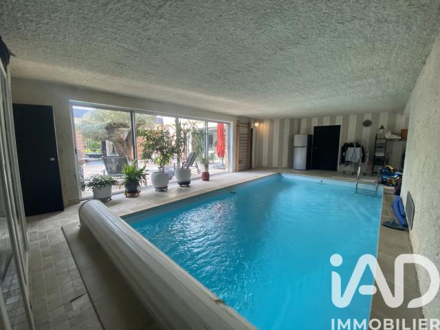 Maison 8 pièces 313 m²