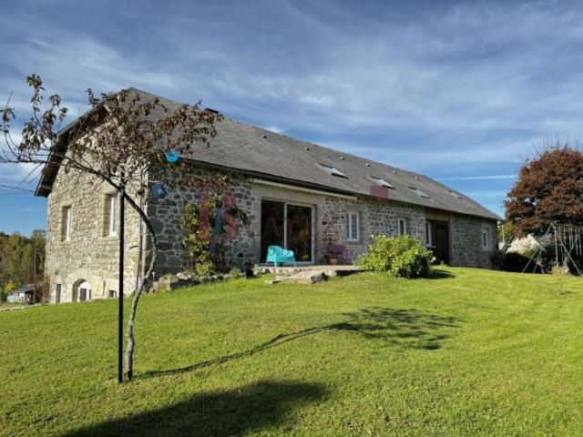Maison 8 pièces 324 m²