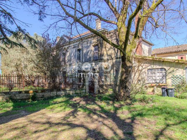 Maison 8 pièces 325 m²