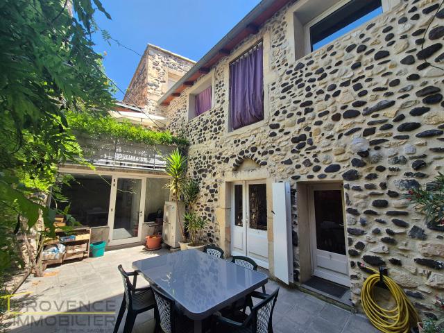 Maison 8 pièces 325 m²