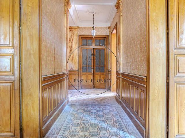 Maison 8 pièces 325 m²