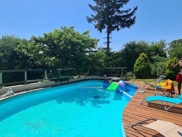 Maison 8 pièces 325 m²