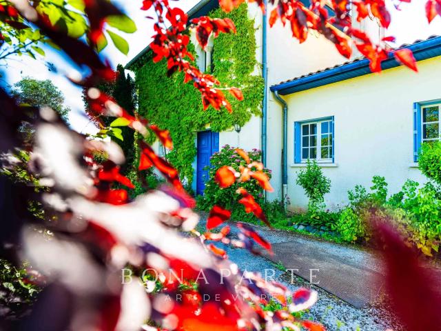 Maison 8 pièces 325 m²