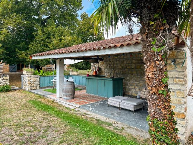 Maison 8 pièces 325 m²