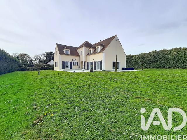 Maison 8 pièces 327 m²